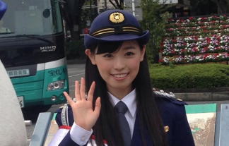 まいんちゃんこと福原遥(16歳)が一日警察署長で生脚を丸出しにしてハッスルｗｗｗ　画像12枚