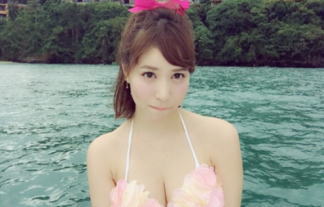 元AKB河西智美が久々にビキニ!セクシー谷間くっきりのデカパイを披露www